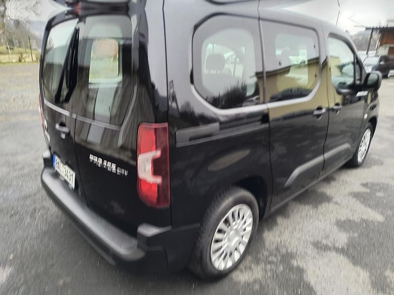 Toyota ProAce City Verso 1.2 T 81KW/1.MAJ.ČR/ACC/KAMERA - fotka 9 z 37