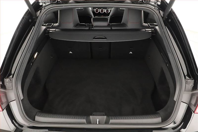 Mercedes-Benz CLA (2023) AMG Paket 250 e - fotka 10 z 29