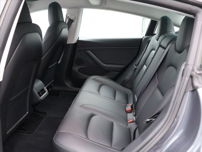 Tesla Model 3 Long Range 75kWh AWD sOH 93,2% - fotka 14 z 32