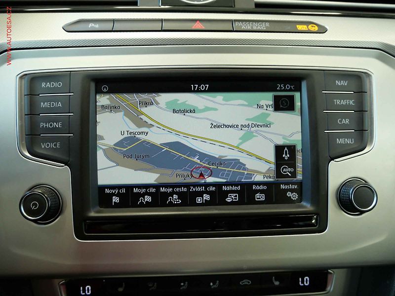 Volkswagen Passat (2015) 2.0 TDi, Comfortline, DSG - fotka 18 z 20