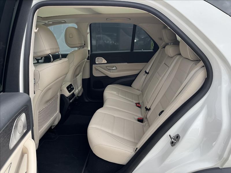 Mercedes-Benz GLE 2,0 300d 4MATIC 200KW ČR DPH - fotka 12 z 36