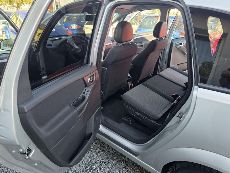 Opel Meriva 1.8 16V Automat Robot - fotka 12 z 25