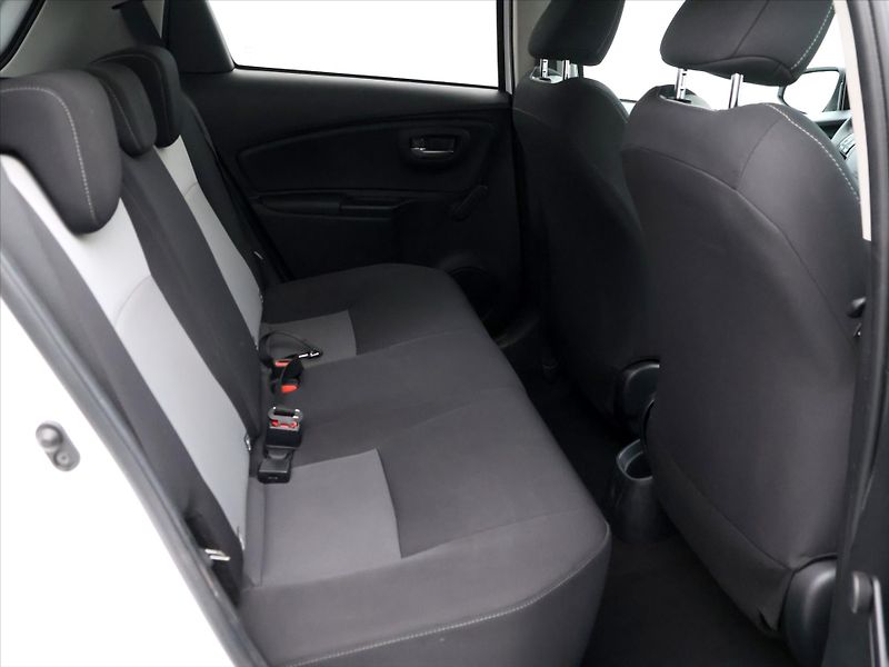 Toyota Yaris 1,5 VVT-iE 82kW Active Trend C - fotka 13 z 38