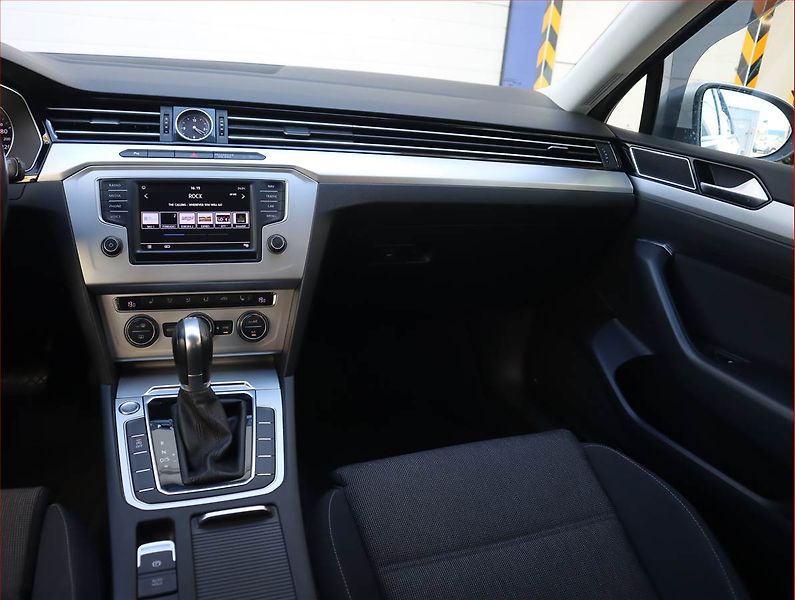 Volkswagen Passat (2017) Comfortline 2.0 TDI, Automat - fotka 8 z 20