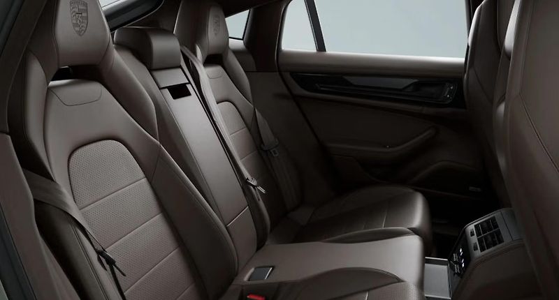 Porsche Panamera (2026) 4 - fotka 10 z 10