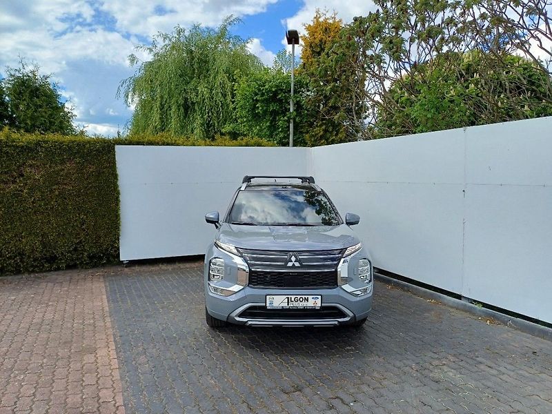 Mitsubishi Outlander Instyle+ 2,4 MIVEC 2xelektromo - fotka 4 z 16