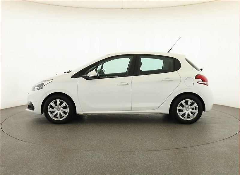Peugeot 208 (2018) 1.2 PureTech, ČR,1.maj - fotka 3 z 14