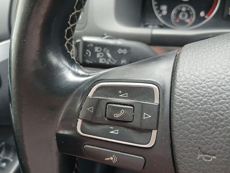 Volkswagen Touran 2.0 TDi - fotka 20 z 42