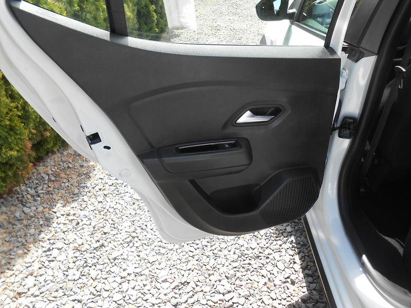 Dacia Sandero STEPWAY,NAVI,KAMERA,18tkm - fotka 27 z 45