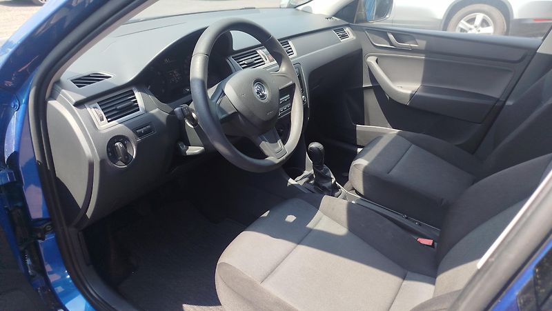 Škoda Rapid (2014) 1.2 TSi  top stav  - fotka 5 z 27