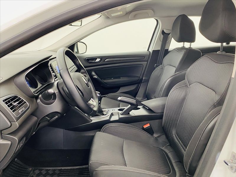 Renault Mégane 1,3 i 75Kw po servise - fotka 5 z 25