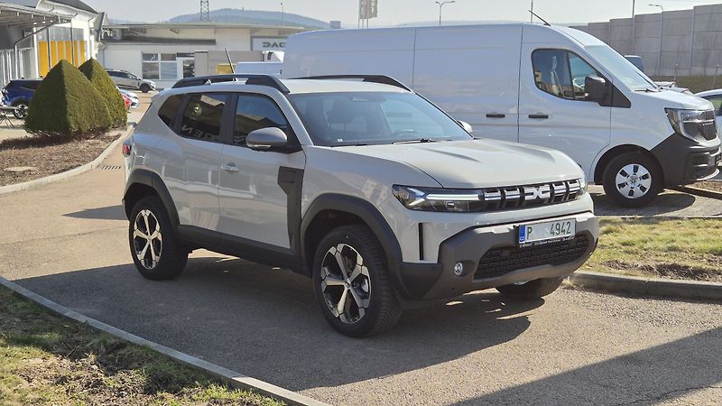 Dacia Duster (2026) Journey hybrid-G 150 4x4 - fotka 2 z 10