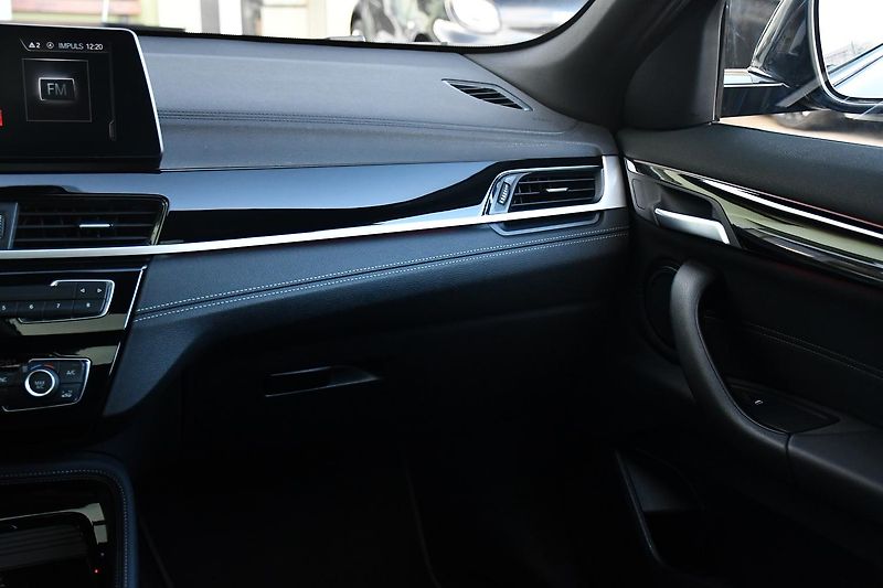 BMW X2 xDrive20d TAŽNÉ ČR PANO 1M HUD - fotka 8 z 38