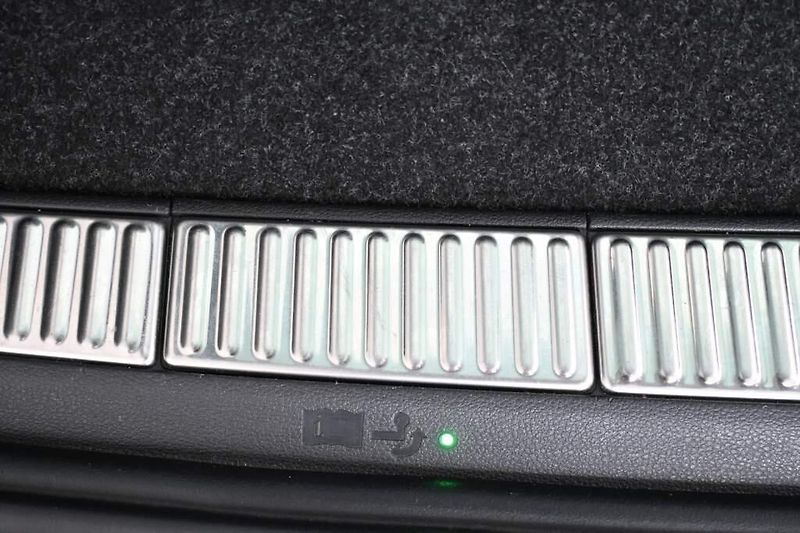 Škoda Superb (2022) 2.0 LED DSG ACC Virtual Kamera - fotka 23 z 34