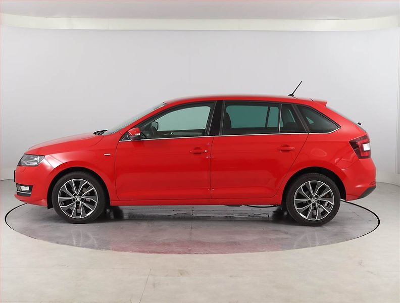 Škoda Rapid (2017) Spaceback 1.0 TSI, Navi - fotka 3 z 20