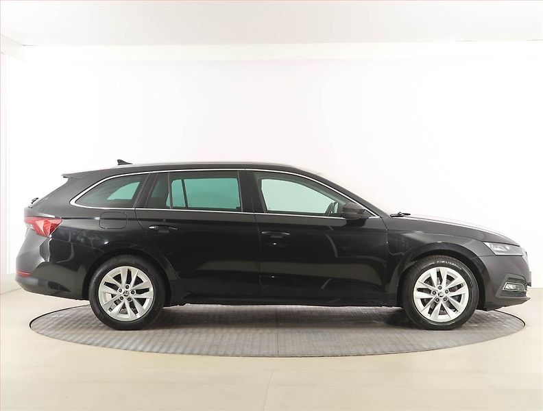 Škoda Octavia (2023) 2.0 TDI - fotka 6 z 29