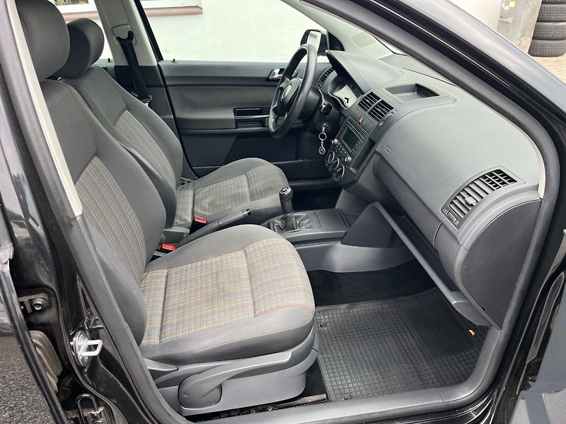 Volkswagen Polo (2006) 1.2 i - fotka 11 z 14
