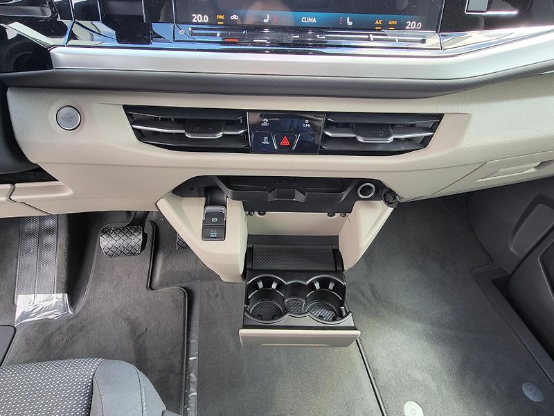 Volkswagen Multivan Long Life 2,0 TDI 110kW 10km - fotka 22 z 29