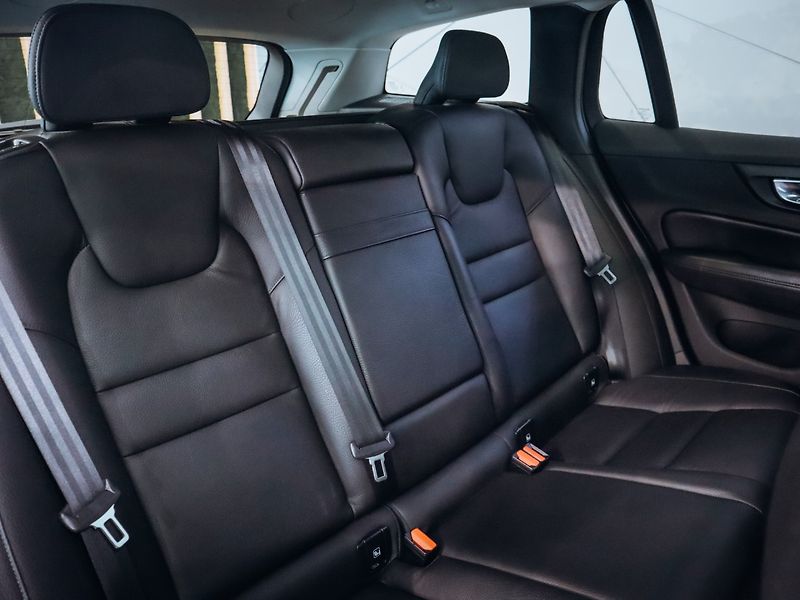 Volvo V60 D4 Inscription - fotka 22 z 27