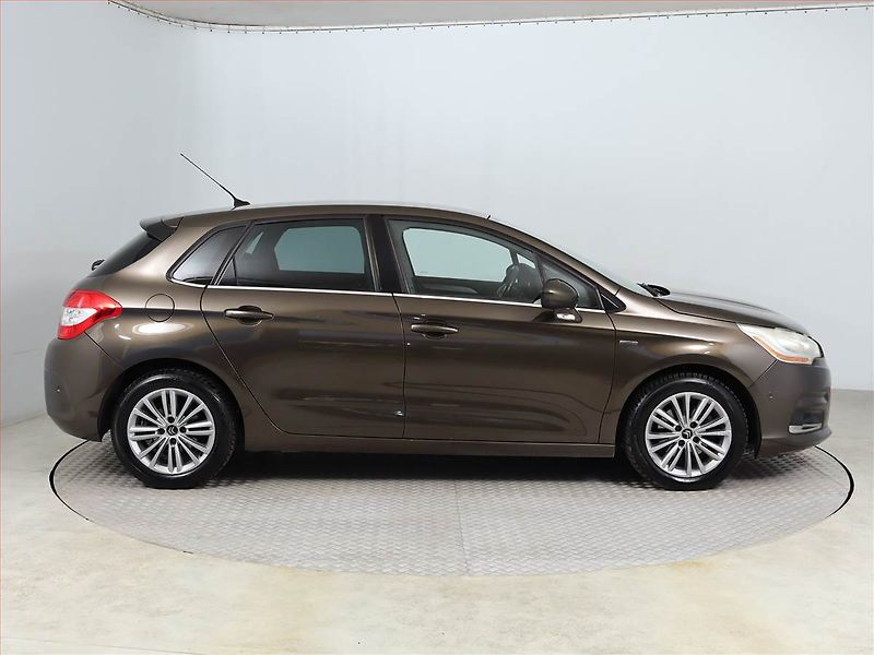 Citroën C4 (2013) Exclusive 1.6 HDi, Serv.kniha - fotka 6 z 15