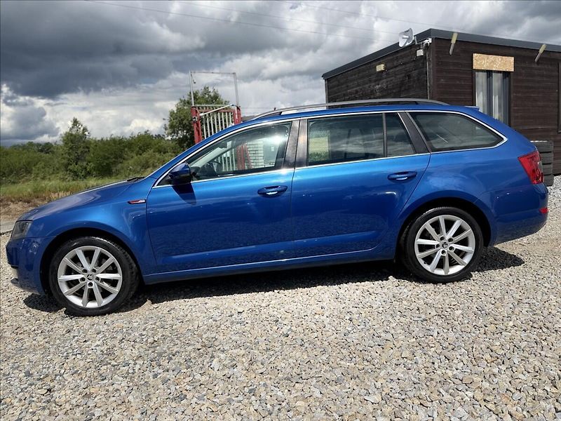 Škoda Octavia 2,0 TDI 110kW DSG XENONY - fotka 8 z 28