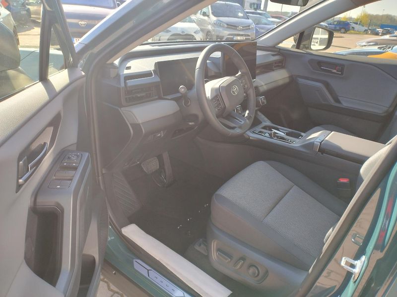 Toyota RAV4 (2026) 2.5 FHEV 4X2 Comfort Business - fotka 6 z 15