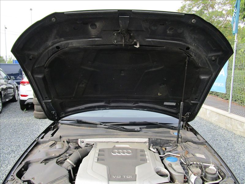 Audi A4 Avant 3.0TDi V6 Quattro, Bi-xe - fotka 41 z 41