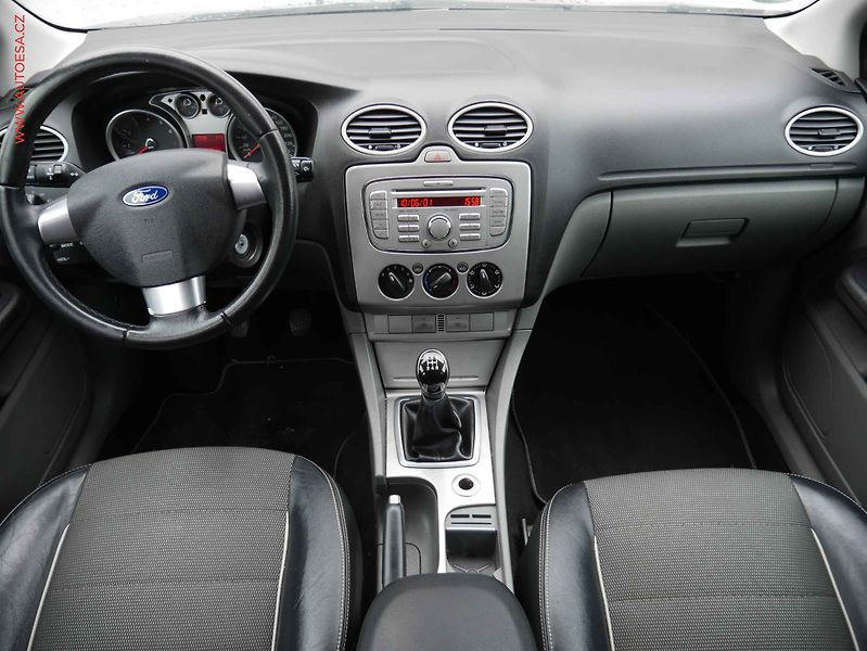 Ford Focus (2009) 1.6i, AC - fotka 7 z 17