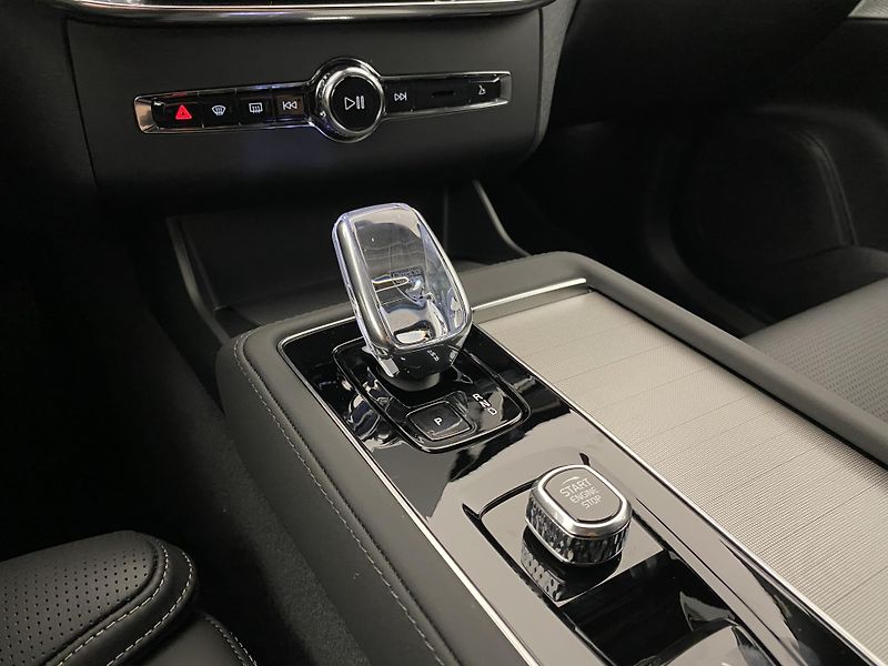 Volvo XC90 (2026) B5 AWD AUT BLACK EDITION ULTRA - fotka 33 z 73