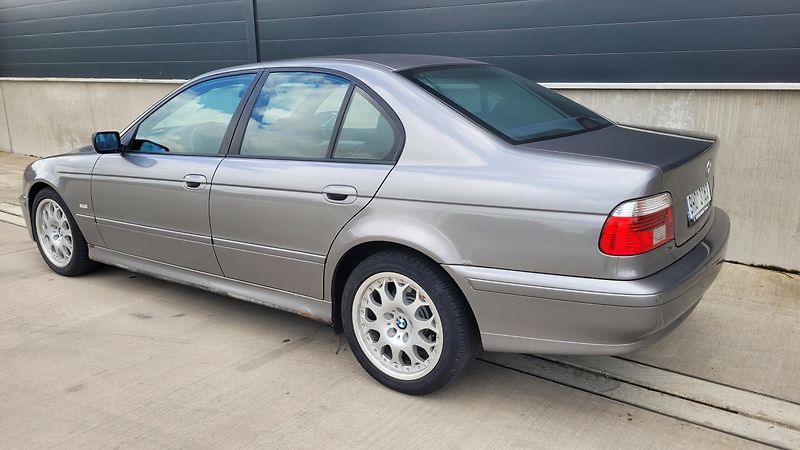 BMW Řada 5 520i 125kw  - fotka 6 z 20
