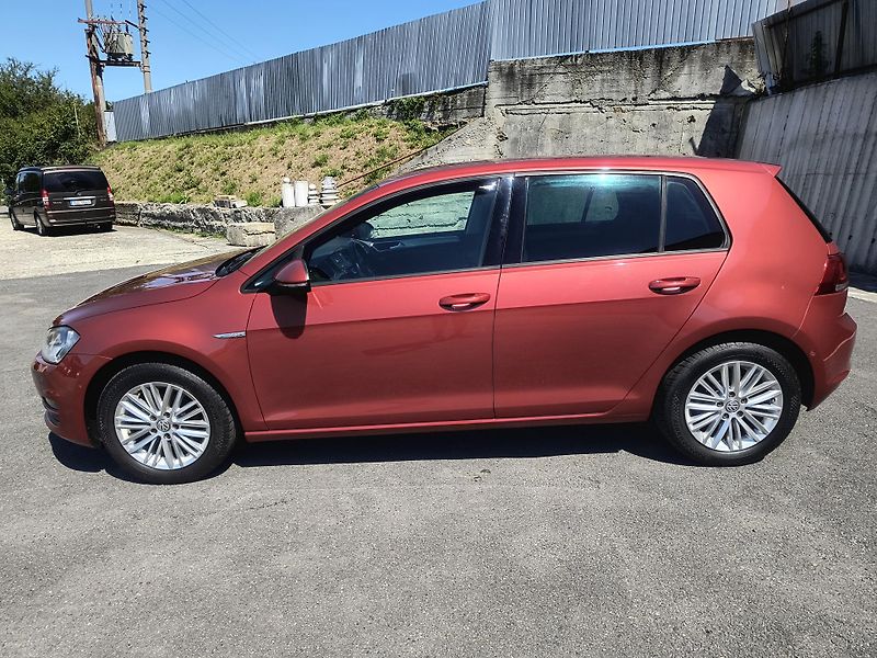 Volkswagen Golf (2014) 1.2 TSI 63KW 4-VÁLEC Z ŘEMENEM - fotka 3 z 66