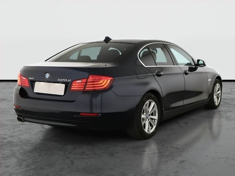 BMW Řada 5 (2015) 520d xDrive, 4X4, Automat - fotka 5 z 20