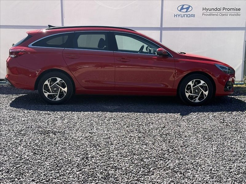 Hyundai i30 1,5 T-GDI 103kW Style - fotka 22 z 23