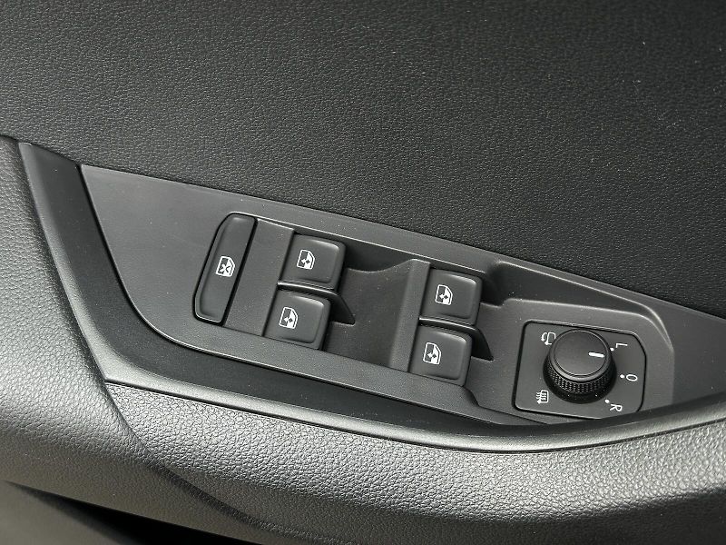 Škoda Karoq 2.0TDi 4x4 DSG 150PS Sportline - fotka 15 z 47