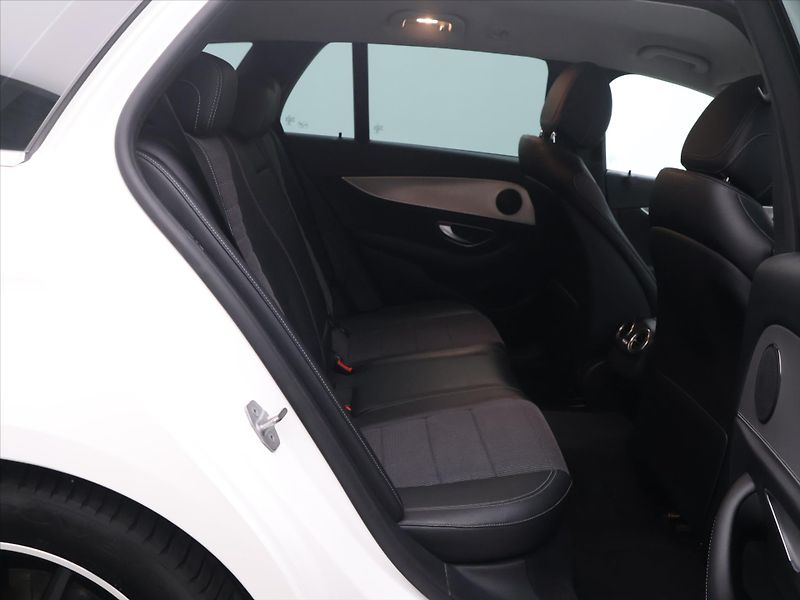 Mercedes-Benz Třídy E 2,0 200 135kW 4Matic Avantgard - fotka 13 z 27