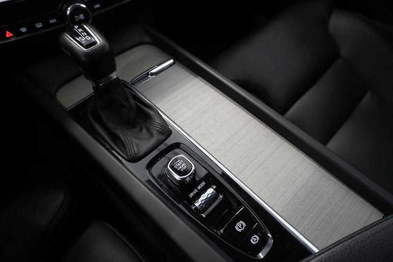 Volvo V60 2,0 D4 POLESTAR INSCRIPTION - fotka 24 z 35