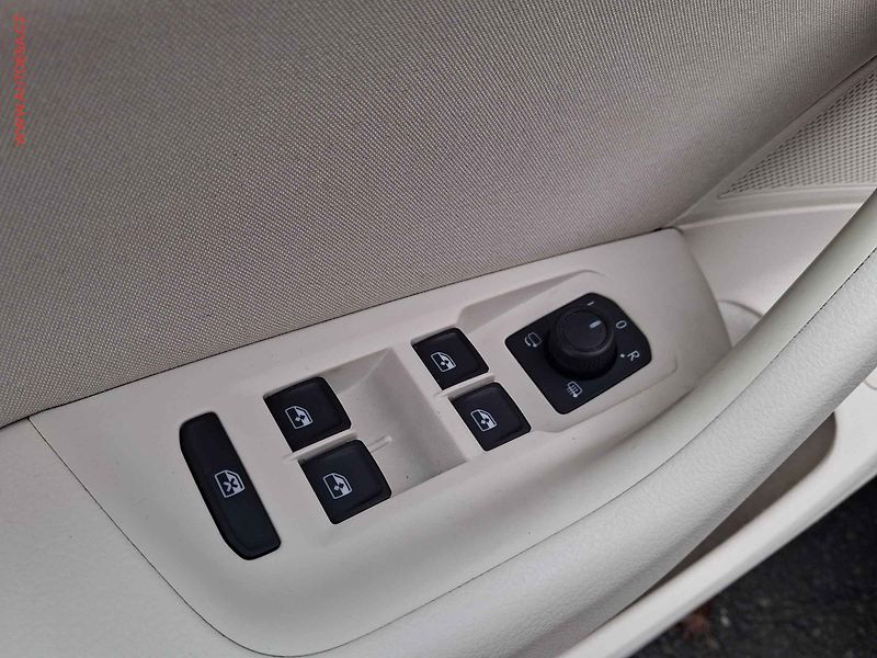 Volkswagen Passat (2019) 2.0 TDi, Comfortline, DSG - fotka 13 z 19