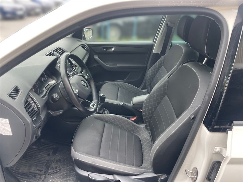 Škoda Fabia 1,0 TSI 70 Ambition - fotka 7 z 11