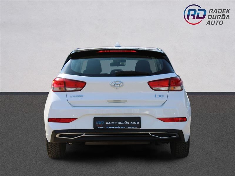 Hyundai i30 1,5 CVVT  NOVÉ V ČR,1.MAJITEL - fotka 6 z 26