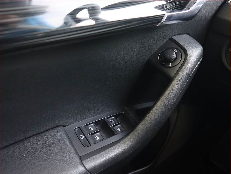 Škoda Octavia (2018) 2.0 TDI, Serv.kniha, Tempomat - fotka 19 z 20