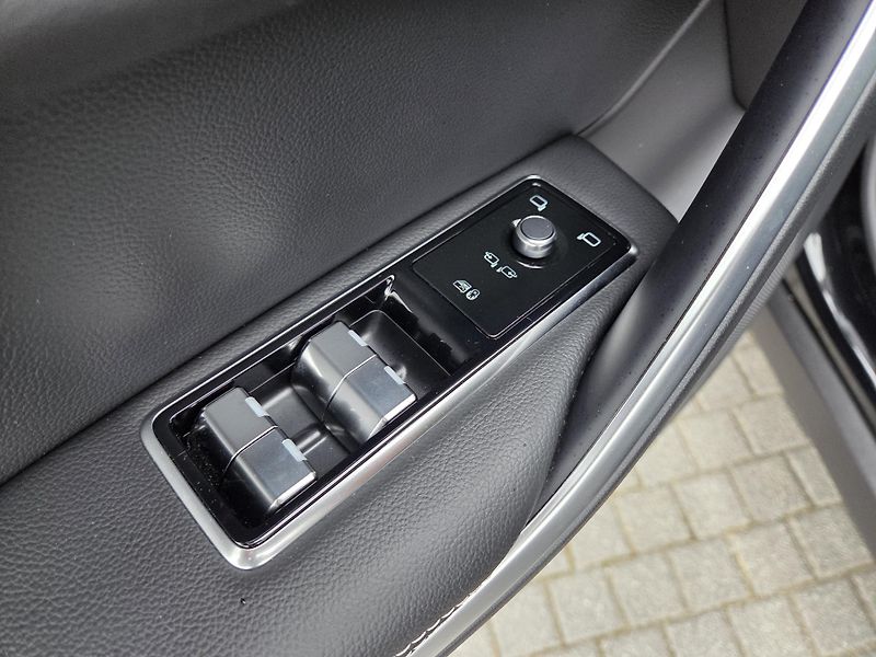Jaguar F-Pace D300 ED90th HUD PANO ZÁR-2030 - fotka 14 z 48