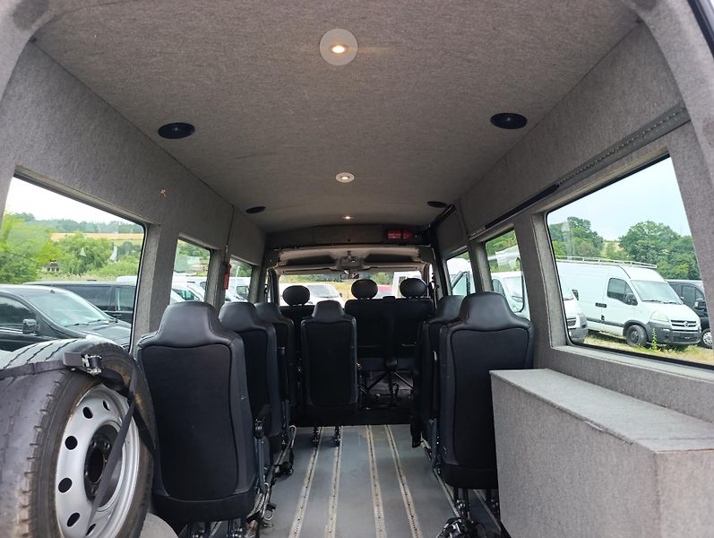 Opel Movano (2009) 2.5 CDTI 9míst - fotka 21 z 28