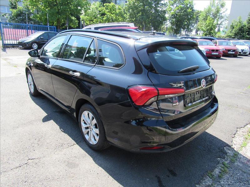 Fiat Tipo 1,6 MultiJet Automat - fotka 4 z 31