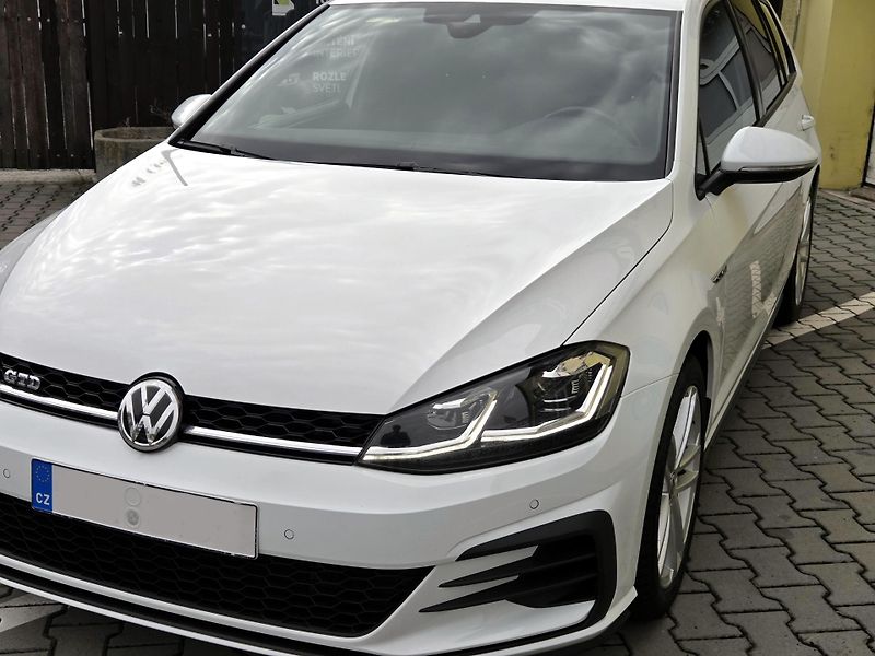 Volkswagen Golf 2,0GTD 135kW DSG, DPH, SERVIS  - fotka 3 z 51
