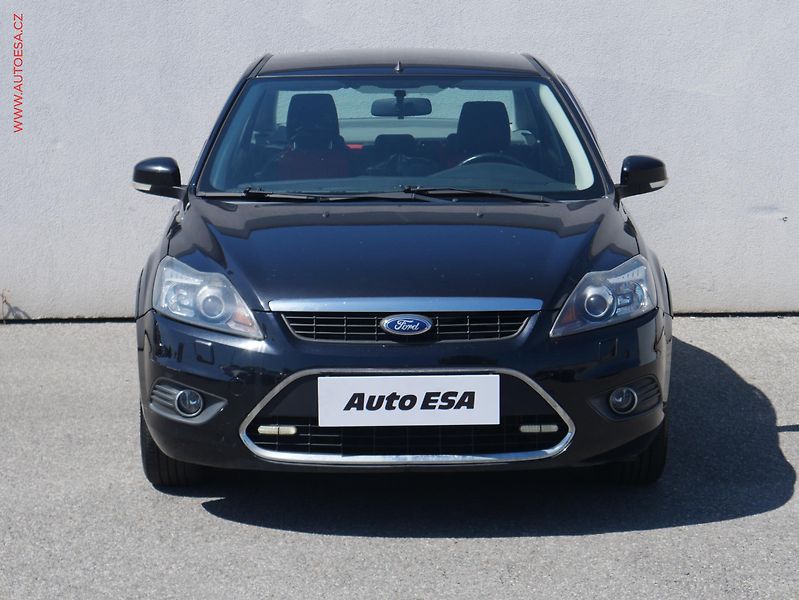 Ford Focus (2008) 1.6 i, ČR, xenon, autoAC - fotka 2 z 17