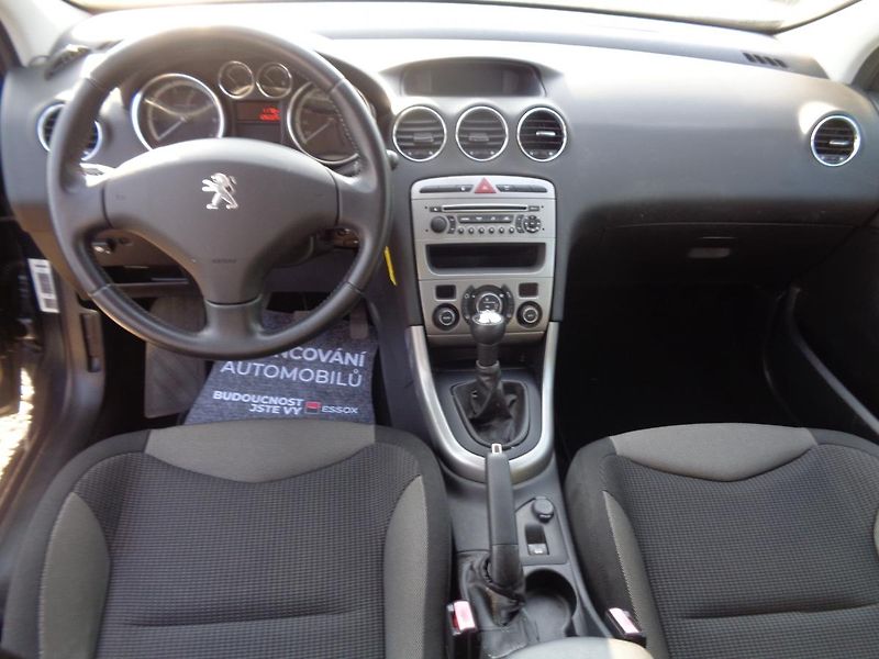 Peugeot 308 1,6 LPG - fotka 11 z 16