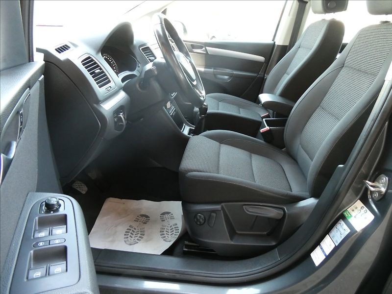 Volkswagen Sharan 2,0 TDi 110kW webasto, 2x kola - fotka 23 z 50