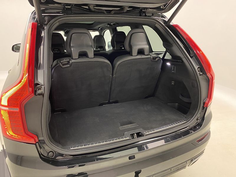 Volvo XC90 B5 AWD R-DESIGN REZERVACE - fotka 33 z 47