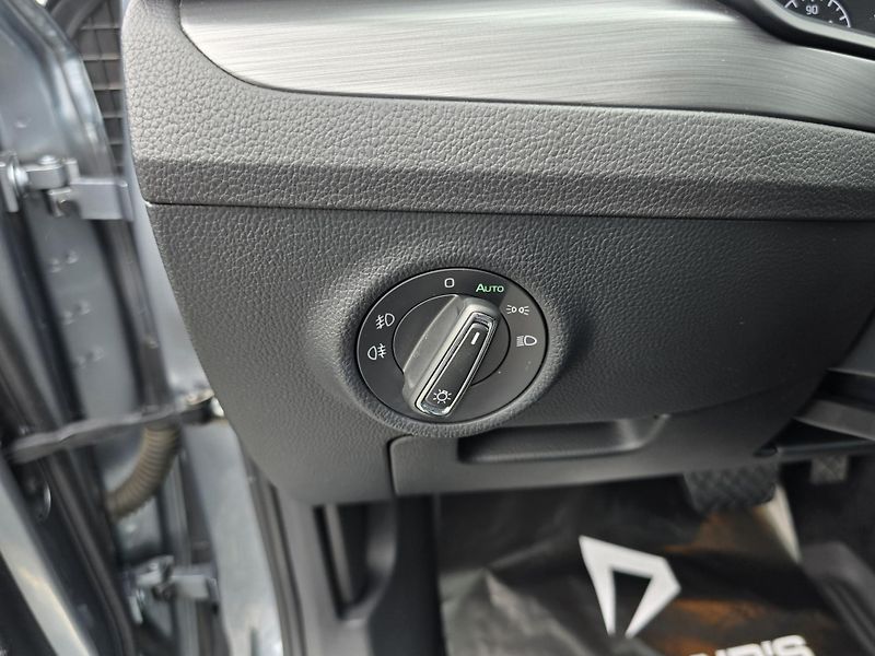 Škoda Superb 140KW DSG WEBASTO PANORAMA  - fotka 13 z 35