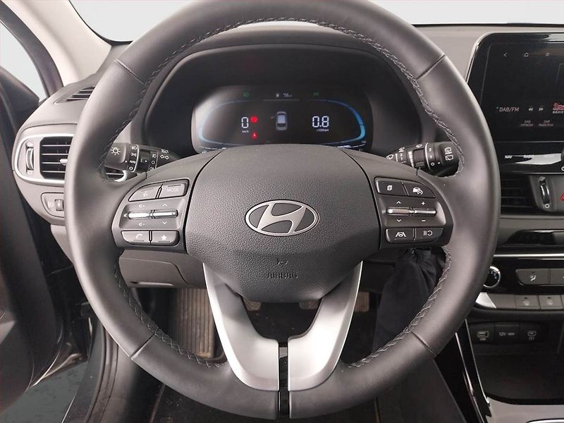 Hyundai i30 (2025) 1.0 T-GDI, COMFORT - fotka 16 z 18